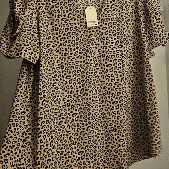 3 for 25$ Jodifil Leopard blouse with cuffed sleeves - Picture 2 of 7